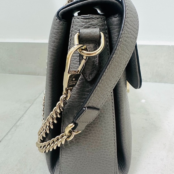 Interlocking Gucci Pebbled Leather Grey Crossbody Bag - Picture 9 of 17